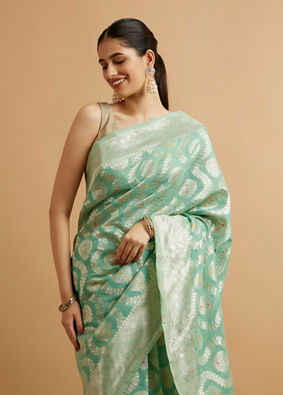 alt message - Mohey Women Sea Green Floral Leaf Patterned Saree with Jaal Pattern image number 1
